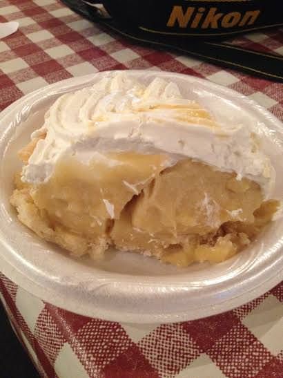 Butterscotch Pie With Meringue, Butterscotch Meringue Pie Recipe, Butterscotch Cream Pie, Amish Dishes, Amish Village, Homemade Butterscotch, Amish Food, Pennsylvania Dutch Recipes, Butterscotch Pie