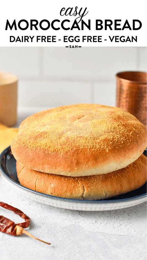 These easy Moroccan Bread are typical Moroccan white bread also called Khobz and traditionally served as a side to Moroccan meals. They are crispy on the outside, with a light semolina flour crispy layer and soft in the middle. Moroccan Meals, Moroccan Recipe, Moroccan Bread, Semolina Flour, Moroccan Recipes, Moroccan Dishes, Ras El Hanout, Moroccan Food, Ramadan Recipes