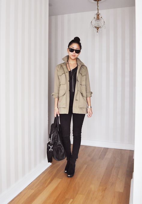 Utilit jacket Cargo Jacket Outfit, Safari Jacket Outfit, Khaki Jacket Outfit, Anorak Jacket Outfit, Beige Jacket Outfit, Utility Jacket Outfit, Jacket Outfit Women, Khaki Jacket, Safari Jacket