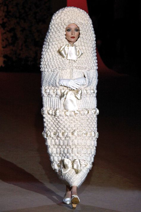 Ugly Wedding Dress, Worst Wedding Dress, Ugly Dresses, Yves Saint Laurent Couture, Crochet Wedding Dresses, Ugly Outfits, Bad Fashion, Funny Dresses, Cocoon Dress