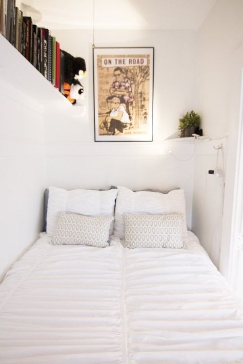 Create a sleeping nook. THIS IS SO ME. *idea* sleep in the closet!  studio and "closet" is the room.  so me.  i love nooks.  reminds me of my car tent. Cozy Small Bedrooms, Sleeping Nook, Bedroom Chairs, Bed Design Modern, Small Space Design, Tiny Bedroom, Creative Home Decor, Simple Bedroom, Remodel Bedroom