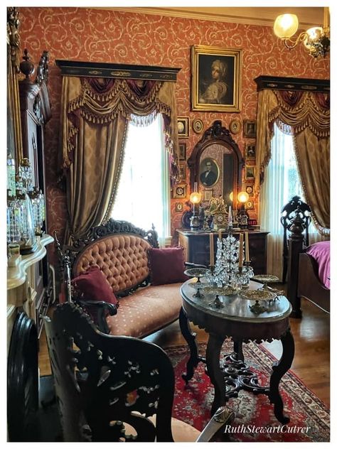 Queen Anne Living Room, 1870s Interior Design, 1800 Decor, 1890s Interior, Vintage House Interior Victorian, Victorian Home Living Room, Country Victorian Decor, Victorian Furniture Antique, Victorian Sitting Room