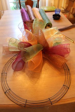 fall wreath ideas with mesh | How To Make A Curly Deco Mesh Wreath Mesh Wreath Tutorial, Mesh Wreath Diy, Deco Wreaths, Wire Wreath, Wreath Tutorial, Mesh Wreath, Wreath Crafts, Deco Mesh Wreaths, Diy Projects To Try