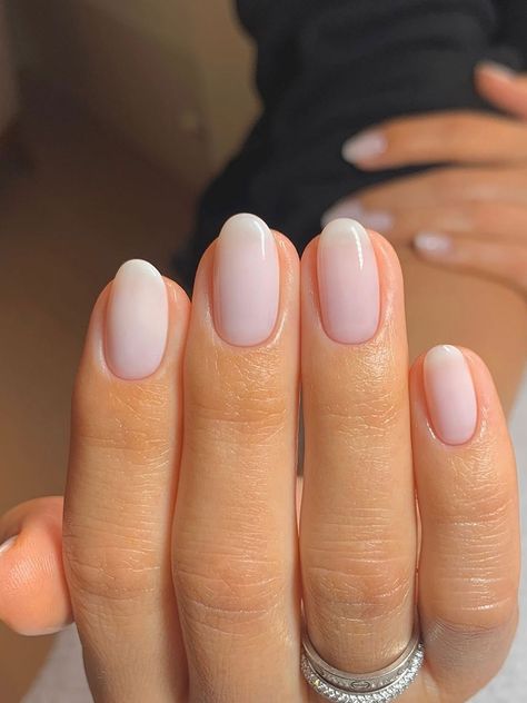 How To Achieve A Perfect Bridal Manicure, According To Sofia Richie¡¯s Nail Artist American Manicure Nails, Oval Nails Designs, Short Almond Nails, Bride Nails, Shellac Nails, Oval Nails, Bridal Nails, Manicure Y Pedicure, Classy Nails