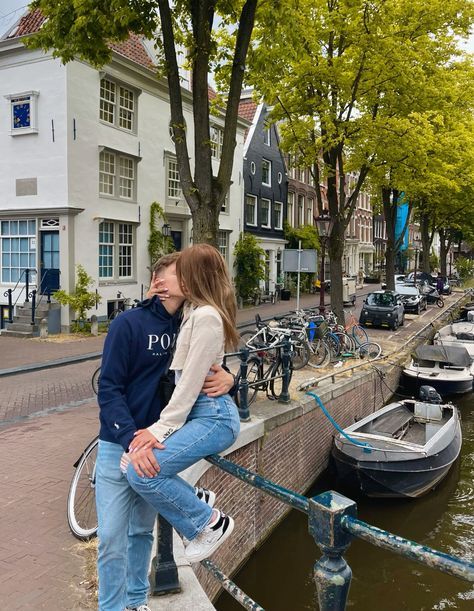 Amsterdam, Red Lights, Love Girl, Red Eyes, Love Couple, Celebrity Couples, Girl Boy, Holland