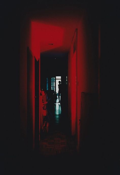 Neon Rouge, The Neon Demon, Red Space, Neo Noir, Foto Art, Ex Machina, Red Aesthetic, Red Light, Neon Lighting