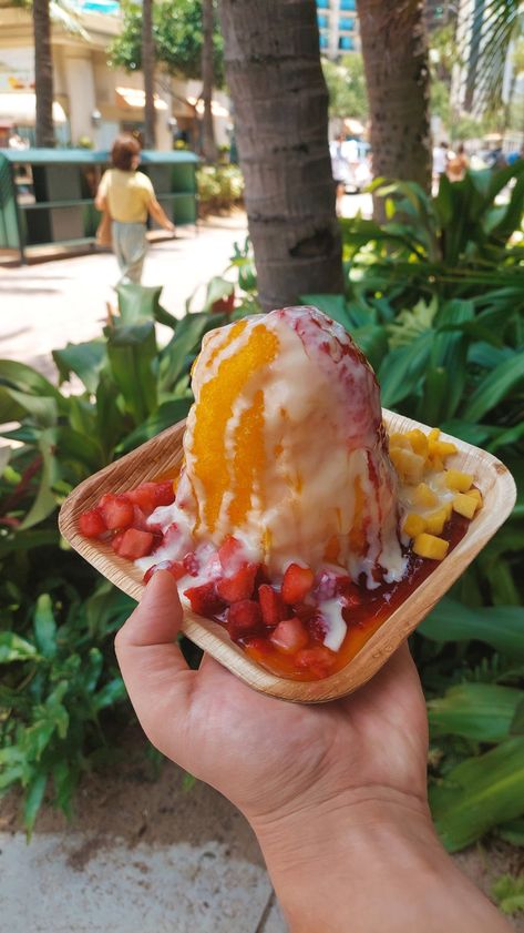 Hawaii Ice Cream, Hawaiian Shaved Ice Aesthetic, Fancy Shaved Ice, Gourmet Shaved Ice, Shaved Ice Cart, Hawaii Shaved Ice, Shaved Ice Aesthetic, Shaved Ice Stand, Shaved Ice Cream