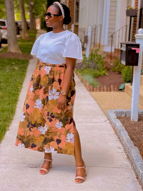 Painted Designs, White Blouse, Floral Shirt, Amazing Flowers, Paint Designs, Flare Skirt, Fabric Flowers, White Shirt, Floral Skirt