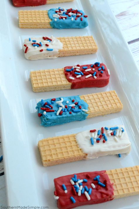 Sugar Wafers, Patriotic Snacks, Decor Celebration, 4th July Food, Best Bbq Recipes, 13 Colonies, Patriotic Food, Patriotic Desserts, Blue Desserts