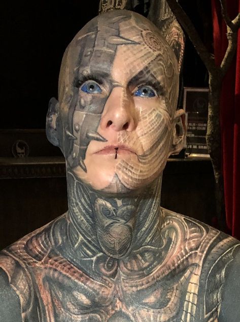 Full Face Tattoo, Paul Booth, Tattoos Gone Wrong, Horrible Tattoos, Bicep Tattoo Men, Eyeball Tattoo, Master Tattoo, Blackout Tattoo, Tattooed Women