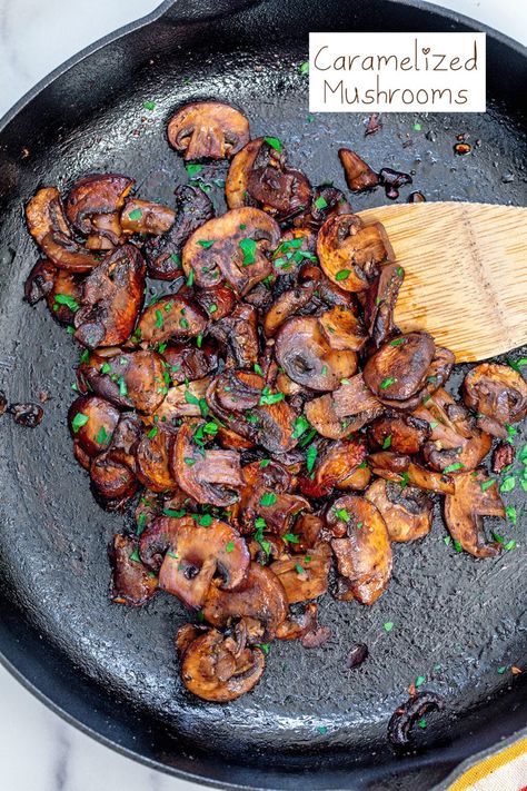 Caramelized Mushrooms -- You know you love caramelized onions, but have you ever tried caramelized mushrooms? This easy recipe makes mushrooms taste like candy... And they're the perfect topping for steak or side dish for any meal! Topping For Steak, Hot Honey Wings, Steak Toppings, Caramelized Mushrooms, Honey Wings, Mushroom Side Dishes, Veggies Recipes, Ny Strip Steak, Steak And Mushrooms