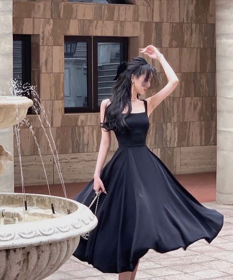 French Elegant Dress, Waist Dress Fitted, Back Cross Strap Dress, Dress For Daily Wear, Black Long Formal Dresses Elegant, Classy Chic Modest Outfits, Fancy Korean Dresses, Cute Midi Dress, Gothic Style Dress