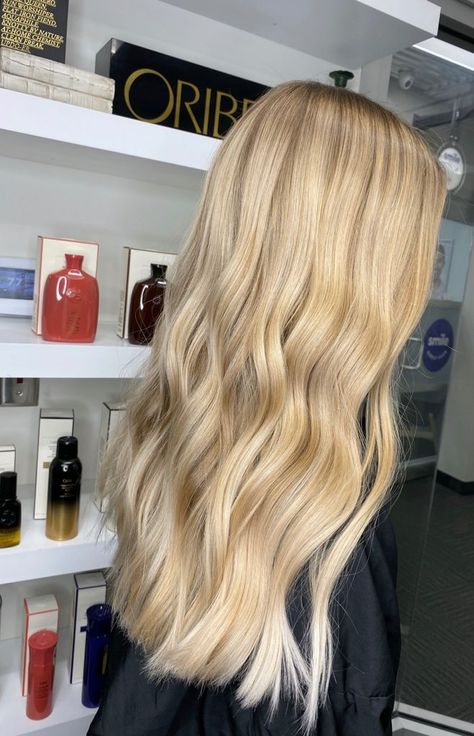 Bright Golden Blonde Hair Highlights, Solid Light Blonde Hair, Golden Blond Balayage, Light Butter Blonde Hair, Creamy Warm Blonde, Soft Golden Blonde Hair, Light Golden Blonde Balayage, Golden Platinum Blonde Hair, Buttery Blonde Hair Highlights