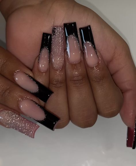 Nail Ideas Black Glitter, Black Trending Nails, Black And Silver Nails Square, Light Pink Black Nails, Baddie Nails Acrylic Pink And Black, Nail Ideas Acrylic Black And White, Birthday Nails Square Black, Black And Silver Nail Inspo Acrylic, Black Cute Nails Acrylic