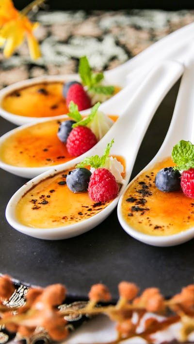 Brulee Recipe, Fancy Desserts, Food Presentation, Bite Size, Food Plating, Mini Desserts, Wedding Food, High Tea, Finger Foods