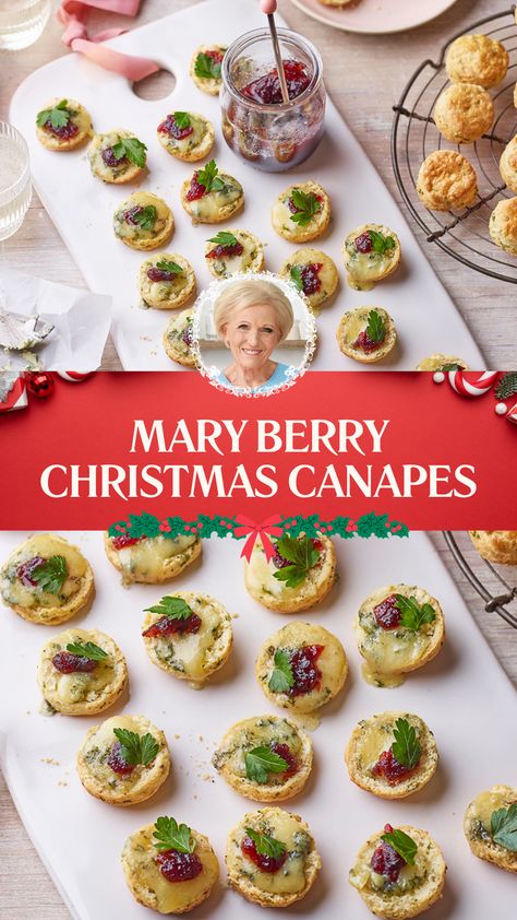 Mary Berry Christmas Canapes Xmas Canape Ideas, Vegetarian Christmas Starters, Pioneer Woman Christmas Appetizers, Victorian Christmas Food, Merry Berry Recipes, Christmas Day Buffet Ideas, Christmas Baking Savoury, Christmas Starters Ideas Simple, Christmas Savoury Snacks