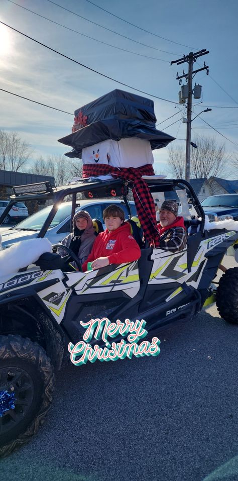 Atv Christmas Parade Ideas, Utv Christmas Parade Ideas, Black Tablecloths, Car Decoration Ideas, Christmas Car Decorations, Parade Ideas, Holiday Car, Pre Lit Garland, Eco Friendly Christmas