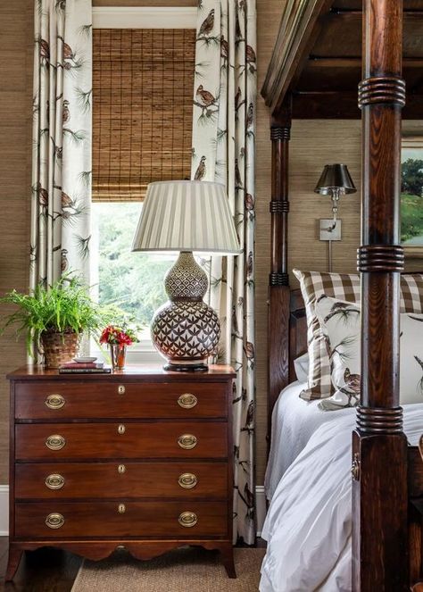 Traditional Bedroom With Woven Shade and Dark Bedside Dresser Double Nightstand Decor, Southern Master Bedrooms Decor, European Eclectic Bedroom, Southern Style Bedroom, Southern Traditional Bedroom, Traditional Master Bedrooms Decor, Traditional Eclectic Bedroom, Southern Bedroom Decor, Southern Traditional Interior Design