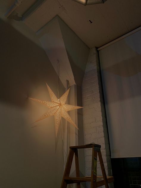 Forestry Bedroom, Paper Star Lights, Star Lantern, College Dorm Room Decor, Star Lanterns, New York City Apartment, Christmas Collage, Star Lamp, College Dorm Rooms