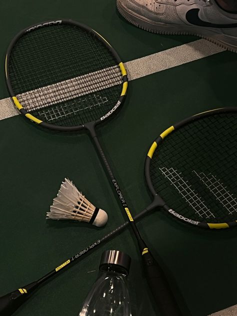 Badminton Pictures, Yonex Badminton Racket, Badminton Photos, Badminton Set, Badminton Sport, Magic Night, Indoor Workout, Vision Board Images, Dream Vision Board