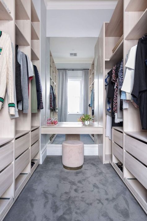 A Walk In Closet, Reka Bentuk Bilik Tidur, Small Dressing Rooms, Ideas Closet, Simple Dressing, Walking Closet, Dream Closet Design, Walk In Closet Design, Hiasan Bilik Tidur