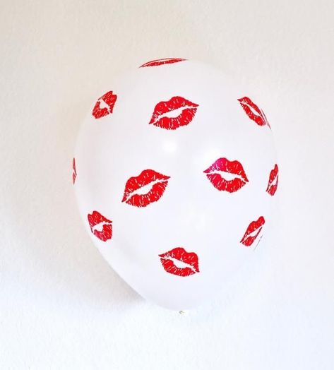 30th Birthday Balloons, Kissy Lips, Christmas Party Makeup, Happy Birthday Valentine, Burgundy Party, Balloons Happy Birthday, Red Aesthetics, Valentines Balloons, Kissing Lips