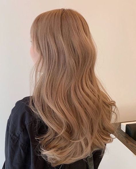 Coffee Hair Color, Beige Hair Color, Coffee Hair, Beige Hair, Korean Hair Color, Brown Hair Inspo, Hair Color Streaks, Honey Blonde Hair, Blonde Hair Inspiration