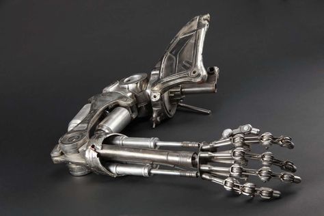 Terminator Arm, Robotic Prosthetics, T 800 Terminator, Nick Valentine, Robot Hand, Mechanical Arm, Art Appliqué, Arte Robot, Mechanical Hand