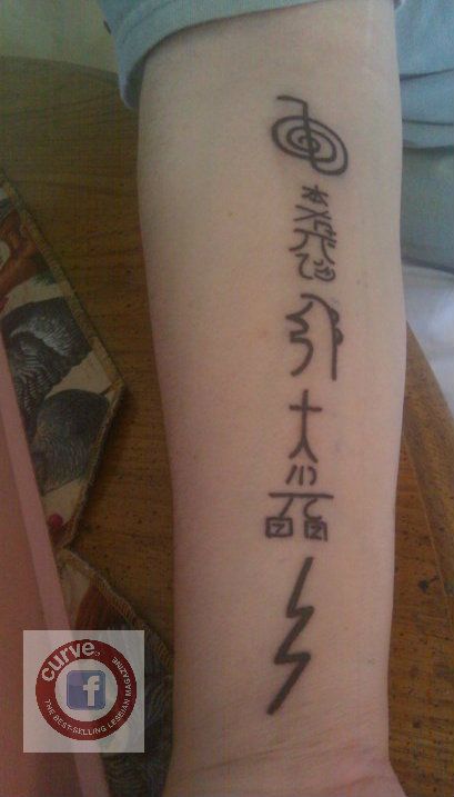 My Reiki symbols tattooed on my right forearm as a gift to myself for my Master Teacher attunement in 2010. I love energy work! Reiki Symbol Tattoo Ideas, Reiki Tattoo Ideas Spiritual, Reiki Tattoos, Reiki Tattoo Ideas, Tattoo Ideas Healing, Reiki Tattoo, Reiki Symbols Tattoos, Chakras Tattoo, Healing Goddess