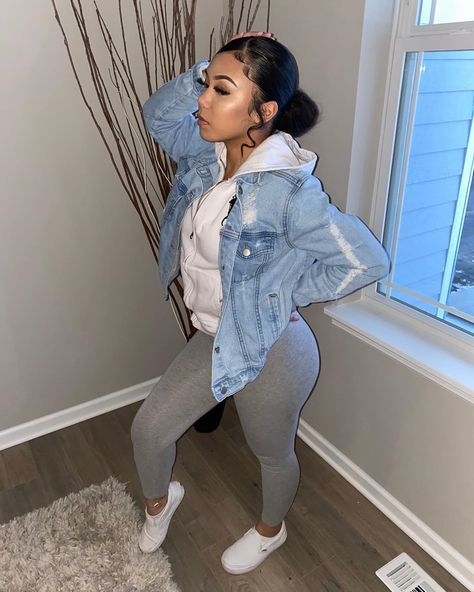 she super bad, and bouta bag 💸🤍 Teenage Outfits, Swag Outfits For Girls, Tomboy Style Outfits, Chill Outfits, Looks Street Style, Tween Outfits, Cute Comfy Outfits, Teenager Outfits