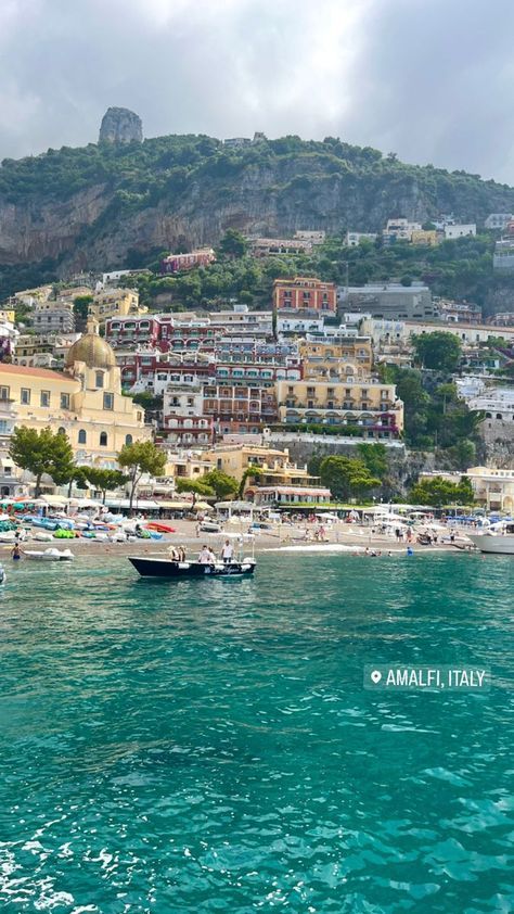 Aesthetic Location, Almafi Coast Italy, Meeting Celebrities, Mimi Ikonn, Scenery Aesthetic, Italy Vibes, Italy Beaches, Amalfi Italy, Europe Aesthetic