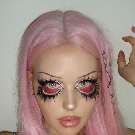 PIXIEBL00D on Instagram: "🕷️Creep Lashes are restocked !! 🖤 ⠀ makeup idea by: @luvinvein" Creepy Make Up, Halloween Creepy Makeup, Creepy Makeup Halloween, Cute Zombie Makeup, Creepy Cute Makeup, Halloween Makeup Creepy, Creepy Makeup Looks, Halloween Bites, Doll Face Makeup