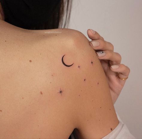 Mini Tattoo ideas Moon Tattoo Designs For Women, Tattoo Design Minimal, Twilight Tattoos, Moon Tattoo Design, Miniature Tattoos, Sky Tattoos, Saved Tattoo, Moon Tattoo Designs, Petite Tattoos