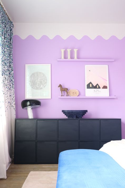 Using Painthouse Grace lilac paint we transformed this space. Check out our website for the lipstick for doors wave peint technique how too! Lilac Bedroom Ideas For Women, Lilac Bedroom Ideas, Lilac Room, Lilac Bedroom, Lilac Wall, Bedroom Inspirations Minimalist, Soya Mumu, Bedroom Ideas Aesthetic, Bedroom Wall Designs