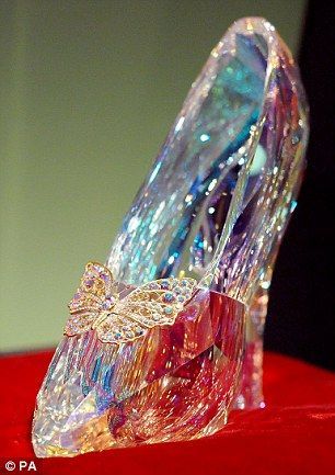 Kasut Tumit Tinggi, Glass Shoe, Glass Shoes, Glass Slippers, Prom Heels, Lily James, Magical Jewelry, Fancy Shoes, Crystal Figurines