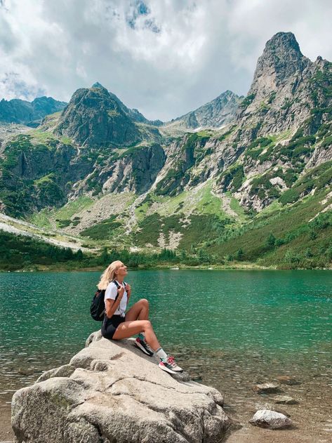 Hiking in Slovakia - High Tatras Mountains - Zanna Van Dijk Hiking Outfit Cute, Hiking Aesthetic Adventure, Hiking Aesthetic Outfit, Hiking Pics, Hiking Photos, Yucca Plant, Adidas Primeknit, Hiking Photography, Hiking Pictures