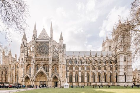 Church Of England, Westminster Abbey London, Sheikh Zayed Grand Mosque, London Architecture, London History, Things To Do In London, Tower Of London, Westminster Abbey, Gothic Architecture