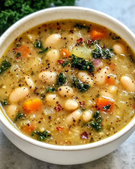 Tuscan White Bean and Kale Soup - Miarecipes Sausage Bean And Kale Soup, Recipes With White Kidney Beans, Tuscany White Bean Soup, Tuscan White Bean Soup With Spinach, What To Make With Kale, Tuscan White Bean Soup With Kale, White Bean Soup Recipes Healthy, Turkey And White Bean Soup, Easy Soup Recipes Crockpot