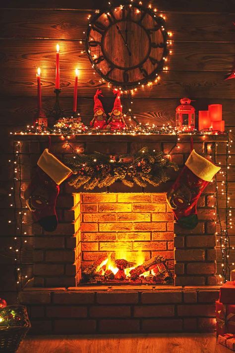 Christmas Fireplace Decorations, Fireplace Decorations, Halloween Bedroom Decor, Christmas Led String Lights, Halloween Bedroom, Christmas Fireplace Decor, Romantic Christmas, Christmas Mantel Decorations, Christmas Porch Decor