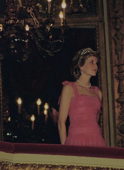 Italy April, Diana Spencer, Princesa Diana, Diana Princess Of Wales, Diana Princess, Lady Diana, Milan Italy, Princess Of Wales, Princess Diana