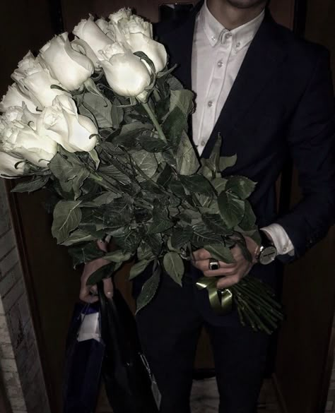 @chrnk23 Michael Crist, You Are My Soul, Rosé Aesthetic, Thunder Bay, Cool Instagram, Christian Grey, Pretty Flowers, White Roses, Aesthetic Pictures