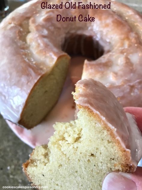 Donut Bundt Cake Recipes, Old Fashioned Bundt Cake, Glazed Donut Cake, Glazed Bundt Cake, Donut Cake Recipe, Old Fashioned Desserts, Donut Bundt Cake, Breakfast Danish, German Cheesecake