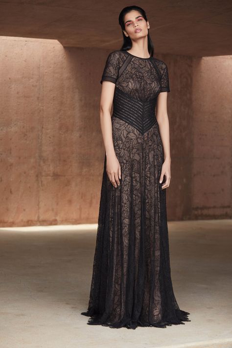 Tadashi Shoji Resort 2019 New York Collection - Vogue Designer Cocktail Dress, Full Length Gowns, Tadashi Shoji, Stunning Gowns, Fashion Show Collection, Beautiful Gowns, Elegant Fashion, Beautiful Outfits, Gowns Dresses