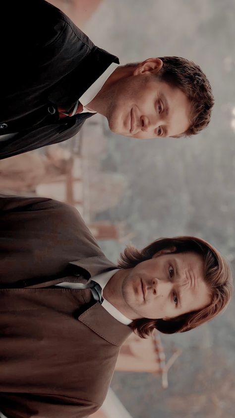 Dean E Sam Winchester, Dean And Sam Winchester Wallpaper, Sam And Dean Matching Icons, Dean Winchester Lockscreen, Sam And Dean Winchester Wallpapers, Supernatural Wallpaper Laptop, Sam And Dean Fan Art, Spn Lockscreen, Supernatural Lockscreen