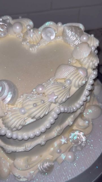 Ethereal Ocean, Summer Birthday Cake, Beach Birthday Cake, Ocean Cakes, Vintage Birthday Cakes, Pearl Cake, 16 Cake, 16 Birthday Cake, I Love Her So Much