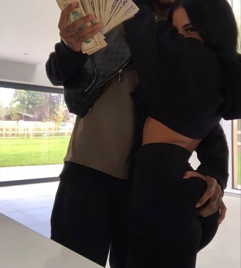 Black Gangsta Couples Goals, Mood With Bae, Kylie Jenner Look, Black Love Couples, Black Couples Goals, Cute Relationship Photos, Cute Couple Poses, Relationship Goals Pictures, Cute Relationship Goals