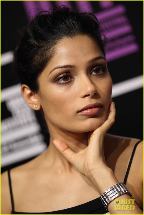 Freida Pinto Frieda Pinto, Indian Hair Color, Freida Pinto, Katie Couric, Smokey Eye For Brown Eyes, Black Men Fashion Swag, Movie Black, Becoming An Actress, Tribeca Film Festival