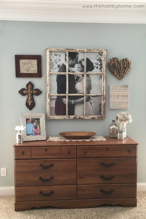 Rustic Glam Master Bedroom Ideas Rustic Farmhouse Bedroom, Old Window Frame, Decor Ikea, Old Windows, Cool Ideas, Rustic Bedroom, Easy Home Decor, Window Frame, Country Home Decor