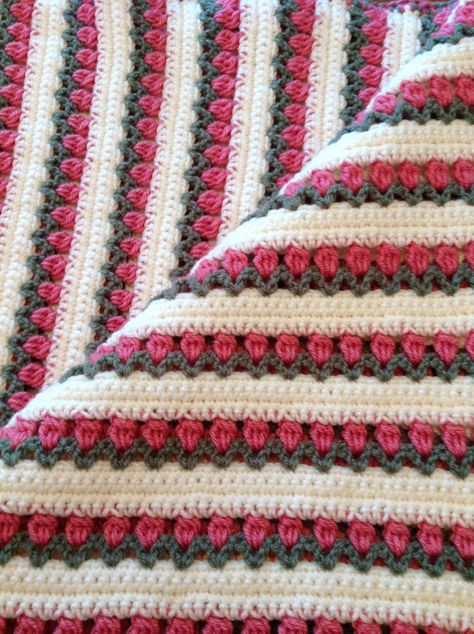 Tulips Tulip Square Crochet Pattern, Tulip Stitch Crochet Blanket, Tulip Granny Square, Tulip Blanket Crochet, Crochet Blanket Colors, Pink Tulip Crochet Bouquet, Decorative Crochet, Crochet Flower Squares, Crochet Garments