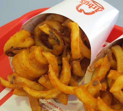 Arbys Curly Fries, Copycat Arbys, Curly Fries Recipe, Arby's Curly Fries, French Fry Seasoning, Dried Potatoes, Curly Fries, Fries Recipe, Copycat Restaurant Recipes